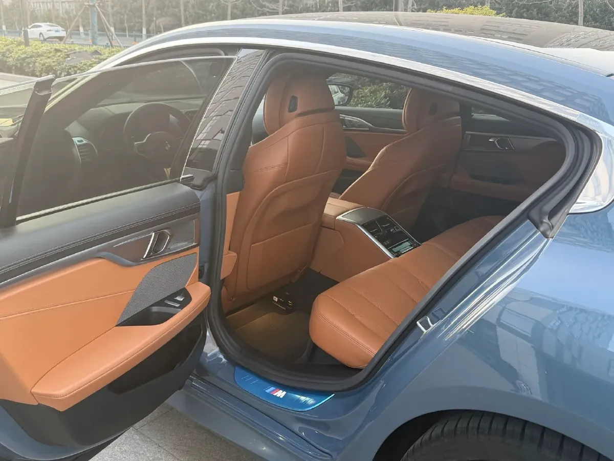 2019 BMW 8 Series 3.0T 340HP L6 8AT,autocango,china used car exporter,china ev exporter,chinese used car exporter,chinese used ev exporter