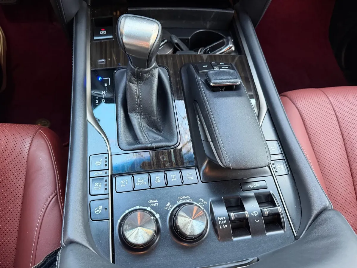 2019 Lexus LX 5.7L 367HP V8 8AT,autocango,china used car exporter,china ev exporter,chinese used car exporter,chinese used ev exporter