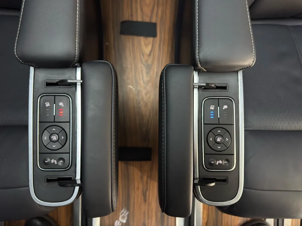 2021 GAC Trumpchi M8 2.0T 252HP L4 8AT,autocango,china used car exporter,china ev exporter,chinese used car exporter,chinese used ev exporter