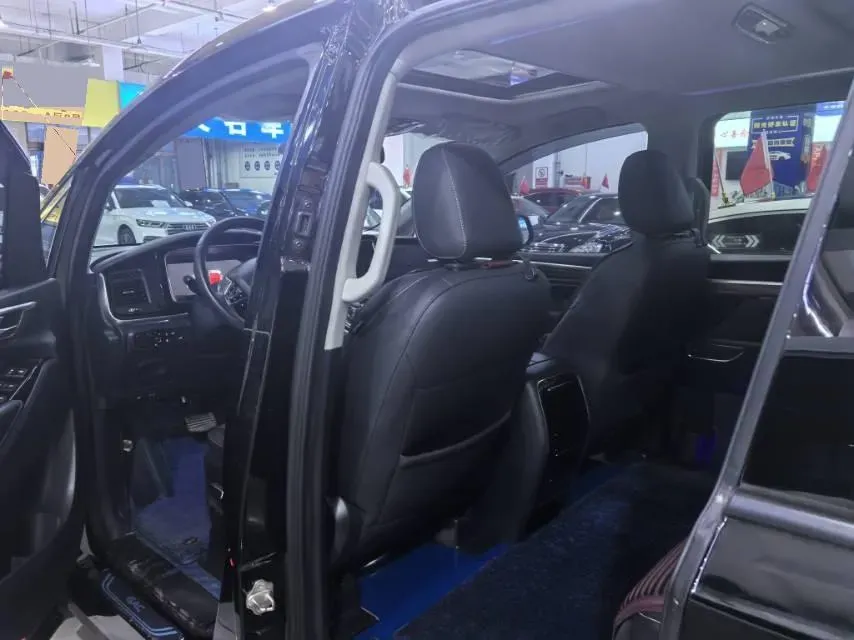 2021 GAC Trumpchi M8 2.0T 252HP L4 8AT,autocango,china used car exporter,china ev exporter,chinese used car exporter,chinese used ev exporter