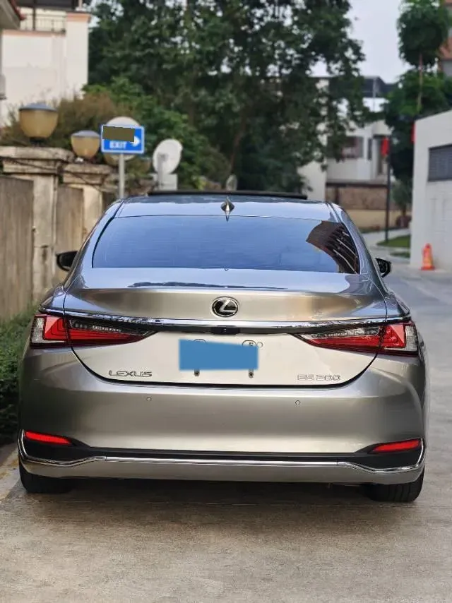 2018 Lexus ES 2.0L 167HP L4 6AT,autocango,china used car exporter,china ev exporter,chinese used car exporter,chinese used ev exporter