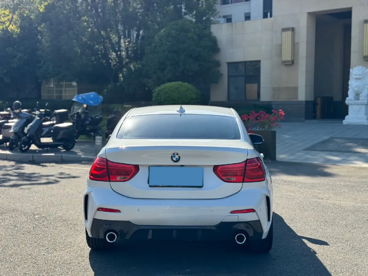 2021 BMW 1 Series 1.5T 140HP L3 7DCT,autocango,china used car exporter,china ev exporter,chinese used car exporter,chinese used ev exporter