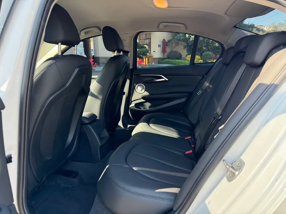 2021 BMW 1 Series 1.5T 140HP L3 7DCT,autocango,china used car exporter,china ev exporter,chinese used car exporter,chinese used ev exporter