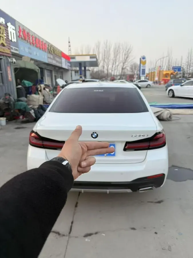 2022 BMW 5 Series 2.0T 252HP L4 8AT,autocango,china used car exporter,china ev exporter,chinese used car exporter,chinese used ev exporter