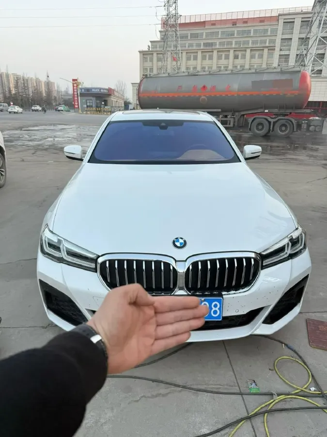 2022 BMW 5 Series 2.0T 252HP L4 8AT,autocango,china used car exporter,china ev exporter,chinese used car exporter,chinese used ev exporter
