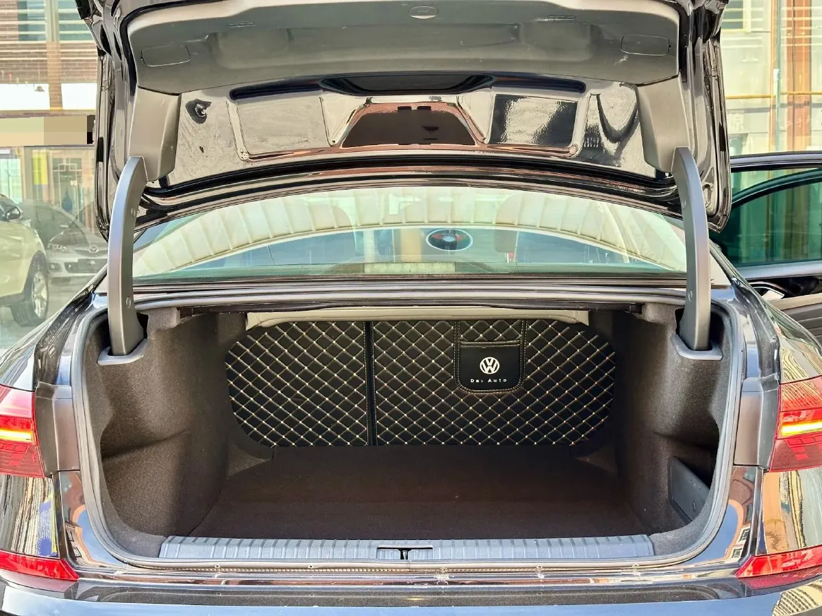 2019 Skoda Kodiak 2.0T 186HP L4 7DCT,autocango,china used car exporter,china ev exporter,chinese used car exporter,chinese used ev exporter