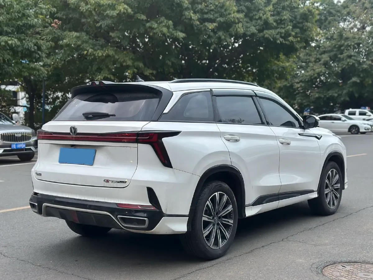 2022 ChangAn CS75 Plus 1.5T 188HP L4 8AT,autocango,china used car exporter,china ev exporter,chinese used car exporter,chinese used ev exporter