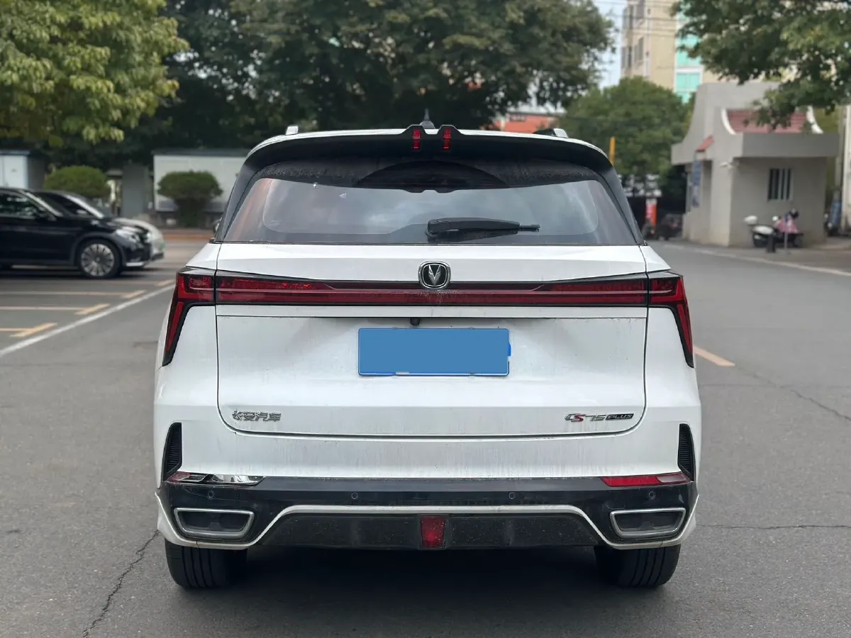 2022 ChangAn CS75 Plus 1.5T 188HP L4 8AT,autocango,china used car exporter,china ev exporter,chinese used car exporter,chinese used ev exporter