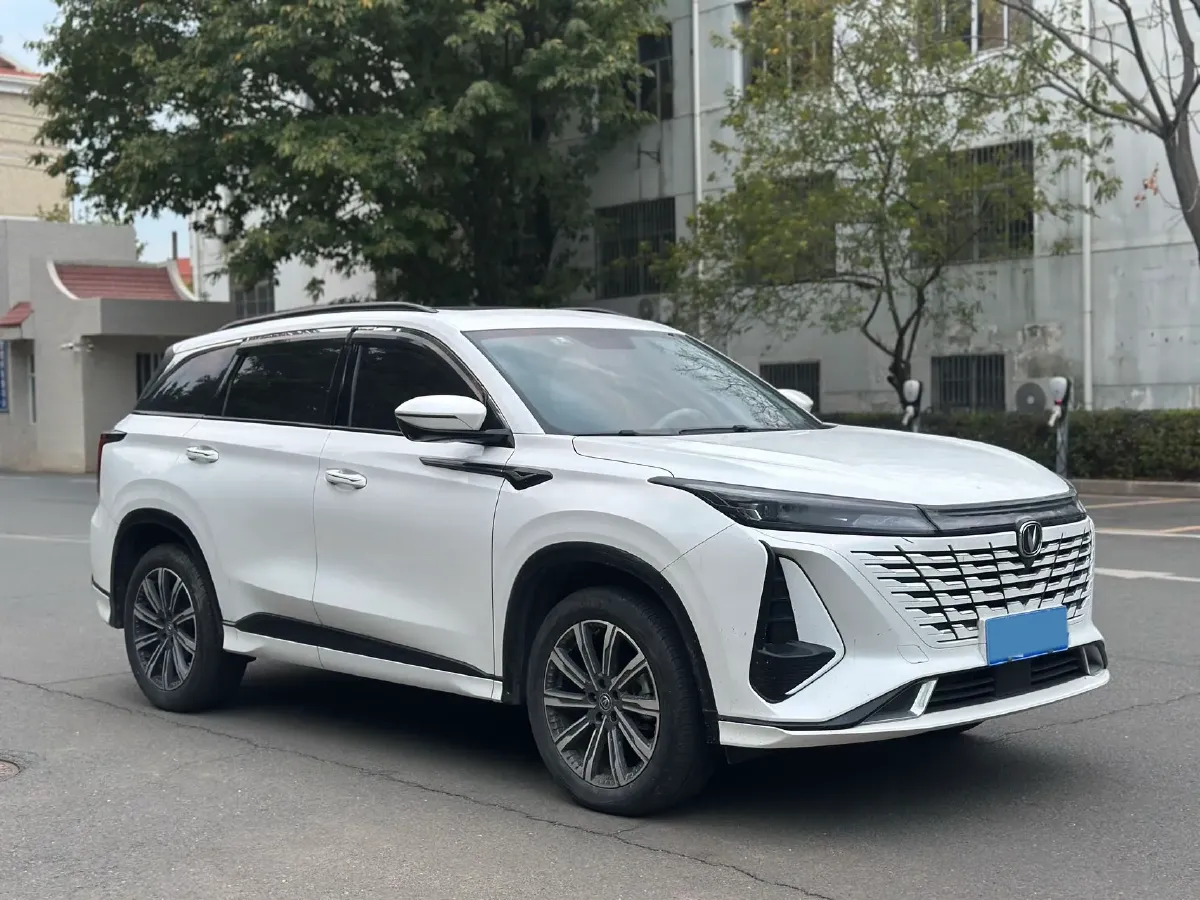 2022 ChangAn CS75 Plus 1.5T 188HP L4 8AT,autocango,china used car exporter,china ev exporter,chinese used car exporter,chinese used ev exporter