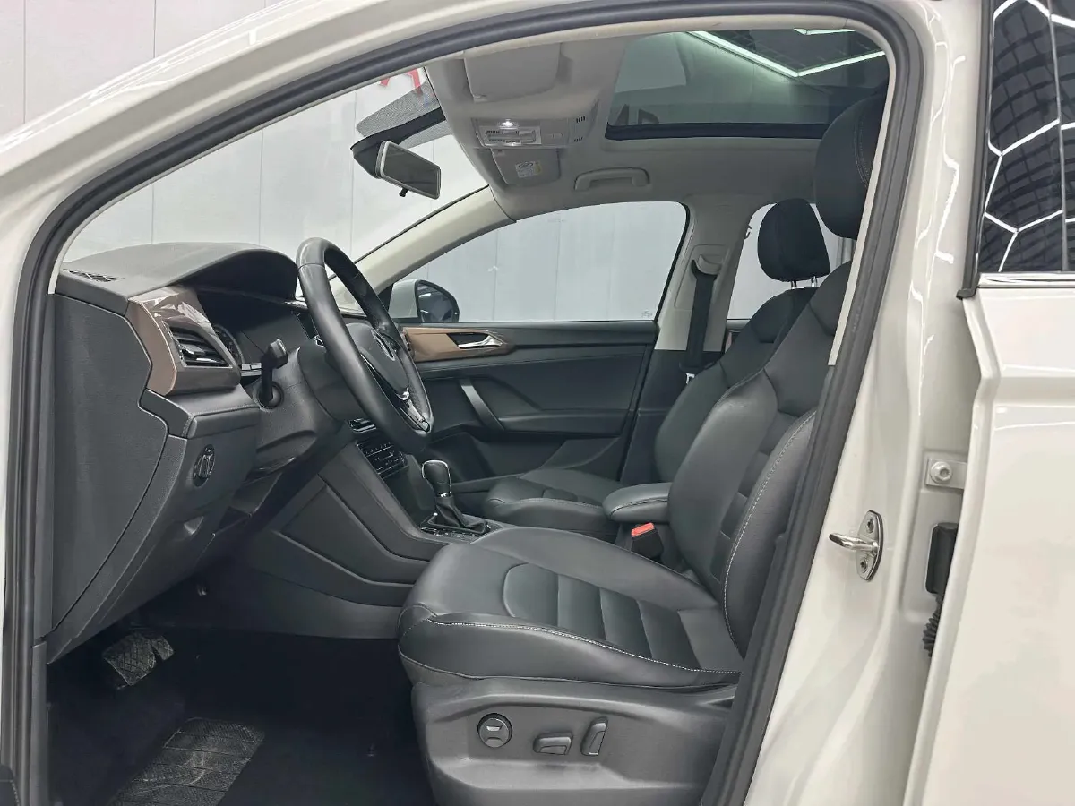 2021 Volkswagen Tharu 1.4T 150HP L4 7DCT,autocango,china used car exporter,china ev exporter,chinese used car exporter,chinese used ev exporter