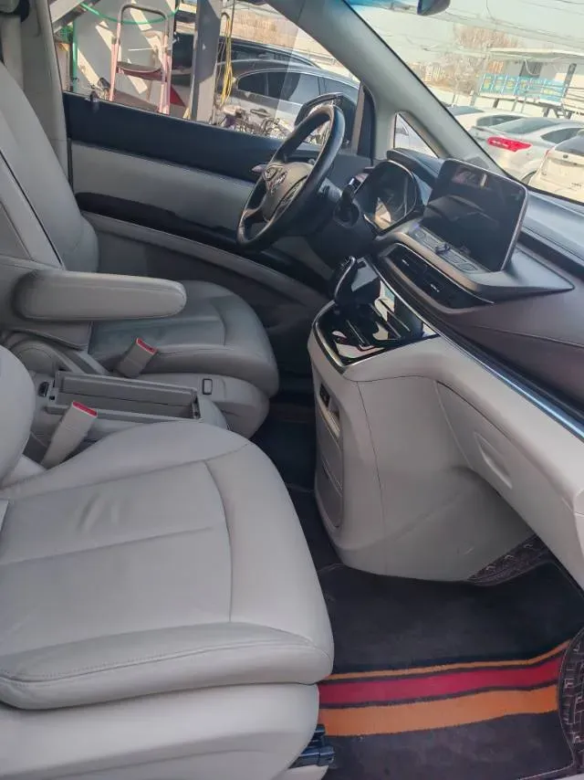 2021 Buick GL8 2.0T 237HP L4 9AT,autocango,china used car exporter,china ev exporter,chinese used car exporter,chinese used ev exporter