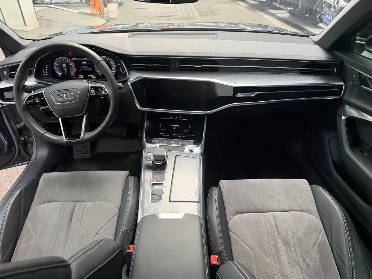 2020 Audi A6L 2.0T 224HP L4 7DCT,autocango,china used car exporter,china ev exporter,chinese used car exporter,chinese used ev exporter