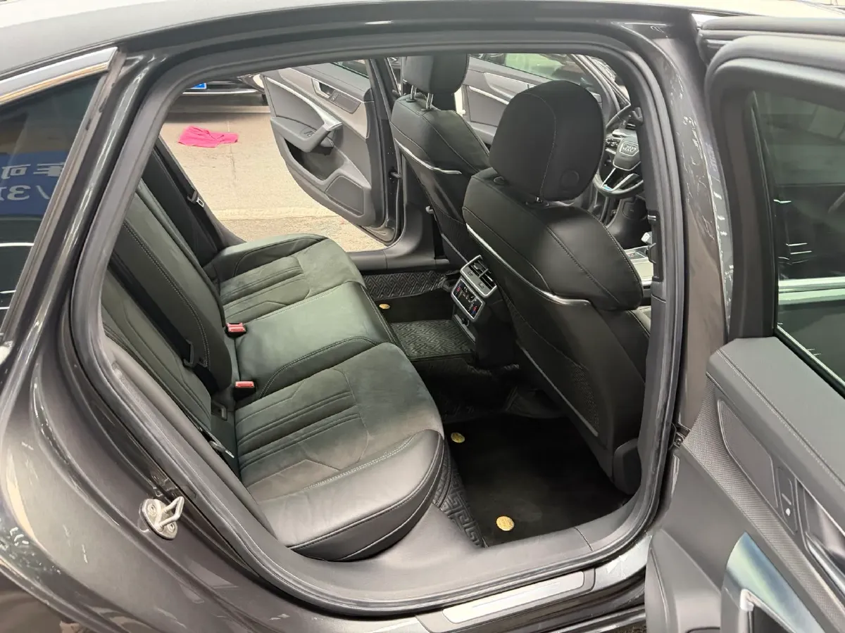 2020 Audi A6L 2.0T 224HP L4 7DCT,autocango,china used car exporter,china ev exporter,chinese used car exporter,chinese used ev exporter