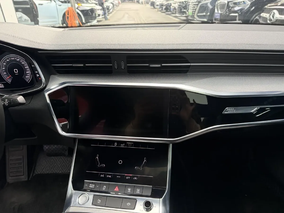 2020 Audi A6L 2.0T 224HP L4 7DCT,autocango,china used car exporter,china ev exporter,chinese used car exporter,chinese used ev exporter