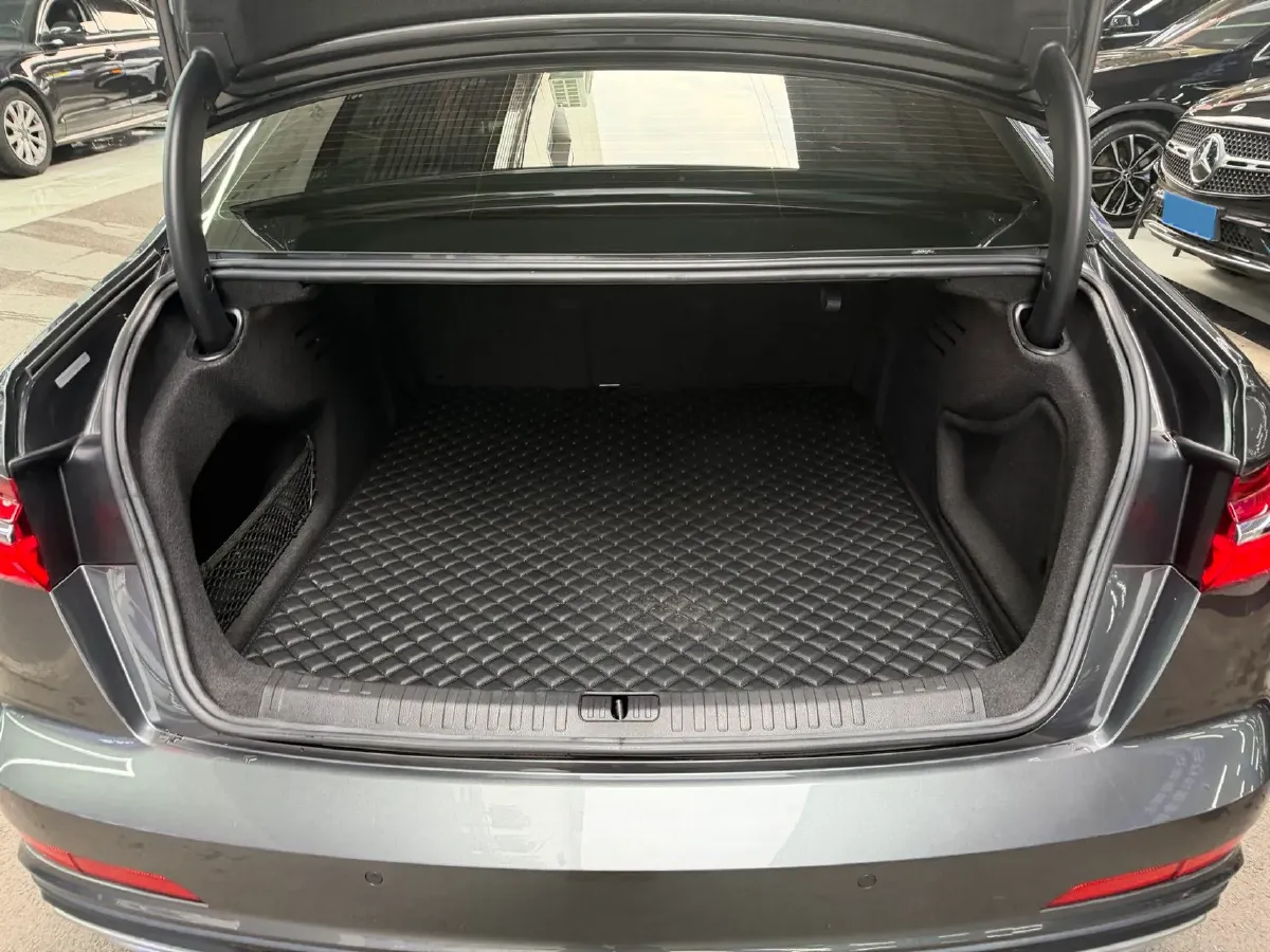 2020 Audi A6L 2.0T 224HP L4 7DCT,autocango,china used car exporter,china ev exporter,chinese used car exporter,chinese used ev exporter