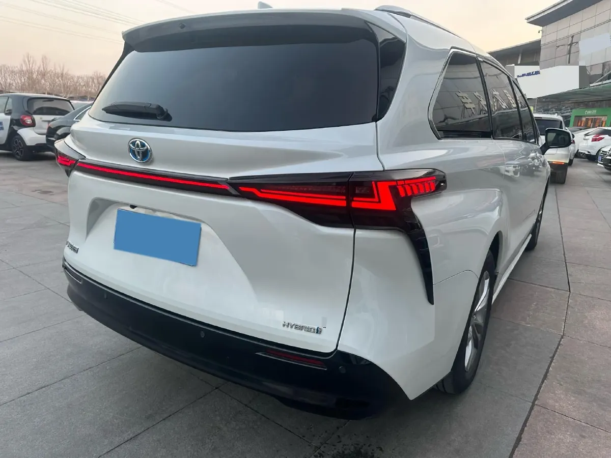 2023 Toyota Sienna 2.5L 189HP L4 E-CVT Hybrid,autocango,china used car exporter,china ev exporter,chinese used car exporter,chinese used ev exporter