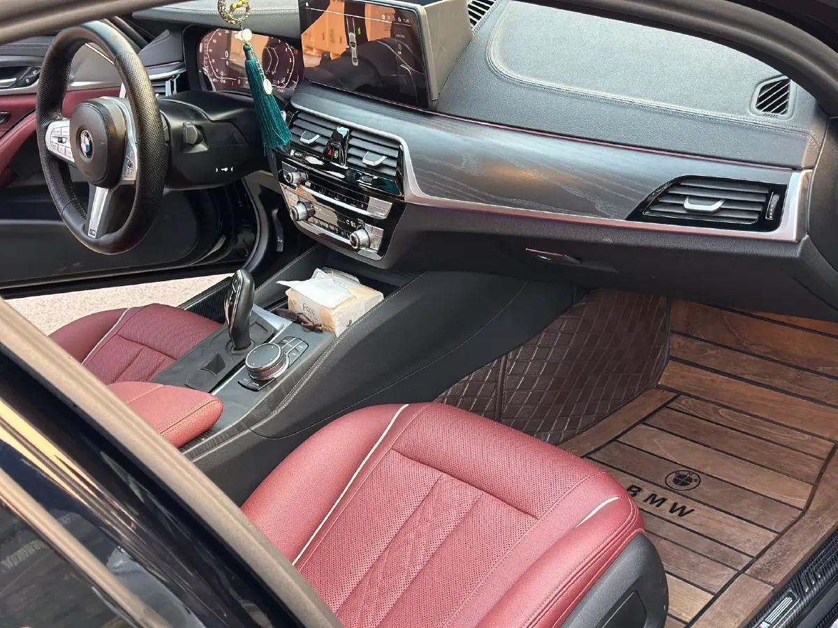 2023 BMW 5 Series 2.0T 245HP L4 8AT,autocango,china used car exporter,china ev exporter,chinese used car exporter,chinese used ev exporter