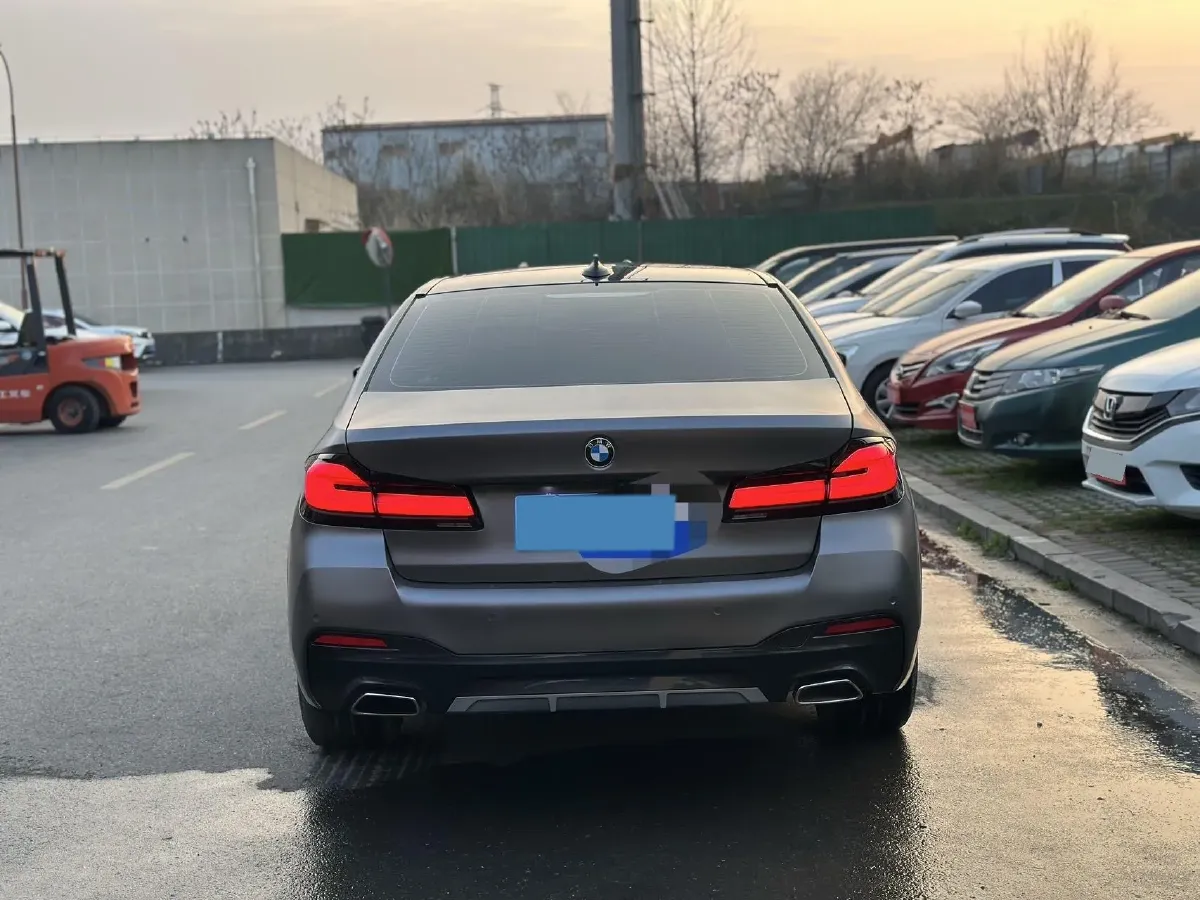 2023 BMW 5 Series 2.0T 245HP L4 8AT,autocango,china used car exporter,china ev exporter,chinese used car exporter,chinese used ev exporter
