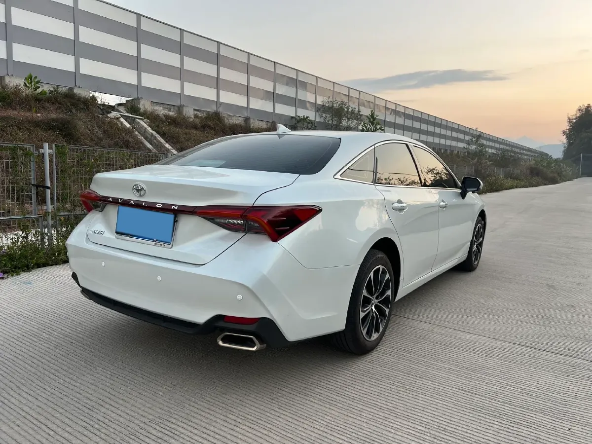2023 Toyota Avalon 2.0L 177HP L4 CVT,autocango,china used car exporter,china ev exporter,chinese used car exporter,chinese used ev exporter