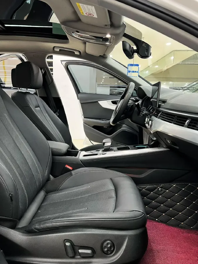 2020 Audi A4L 2.0T 190HP L4 7DCT,autocango,china used car exporter,china ev exporter,chinese used car exporter,chinese used ev exporter