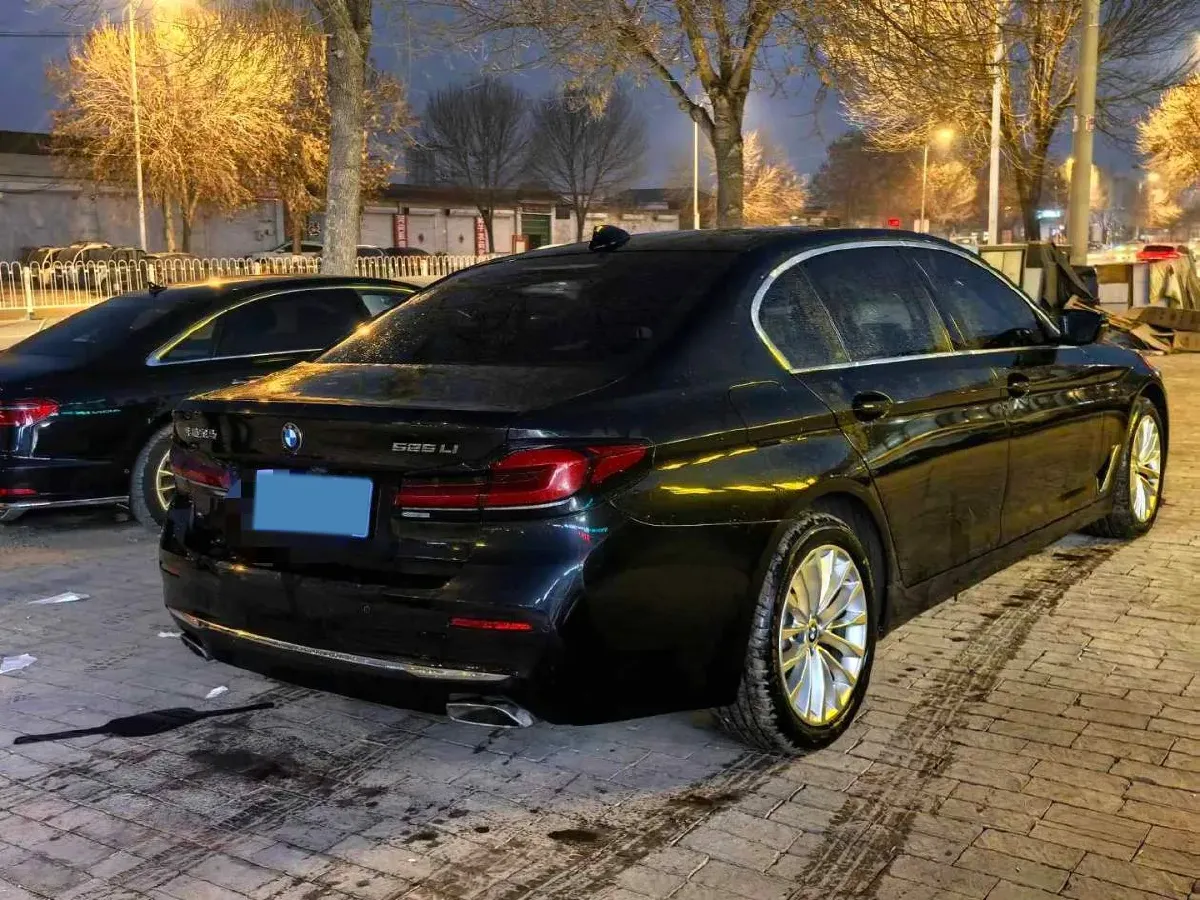 2022 BMW 5 Series 2.0T 184HP L4 8AT,autocango,china used car exporter,china ev exporter,chinese used car exporter,chinese used ev exporter