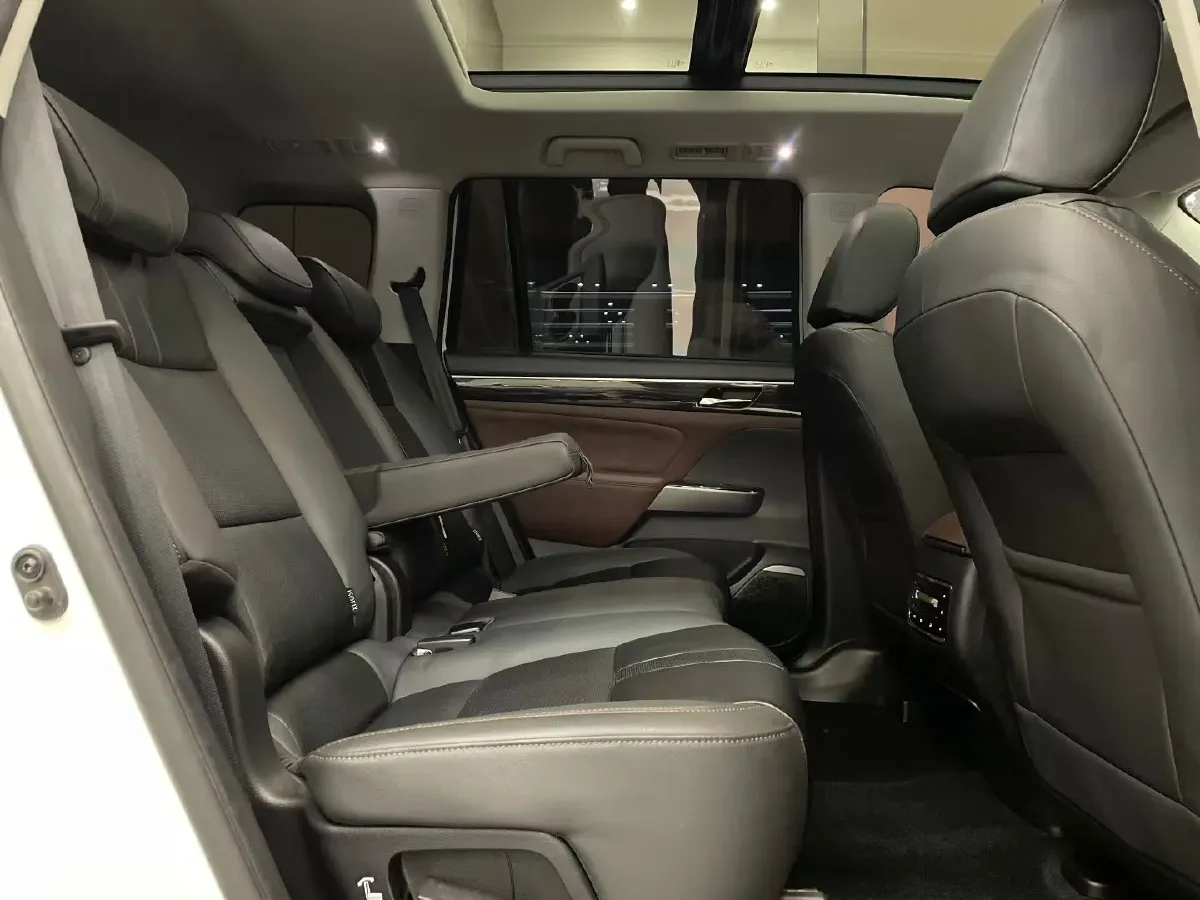 2017 GAC Trumpchi GS8 2.0T 201HP L4 6AT,autocango,china used car exporter,china ev exporter,chinese used car exporter,chinese used ev exporter