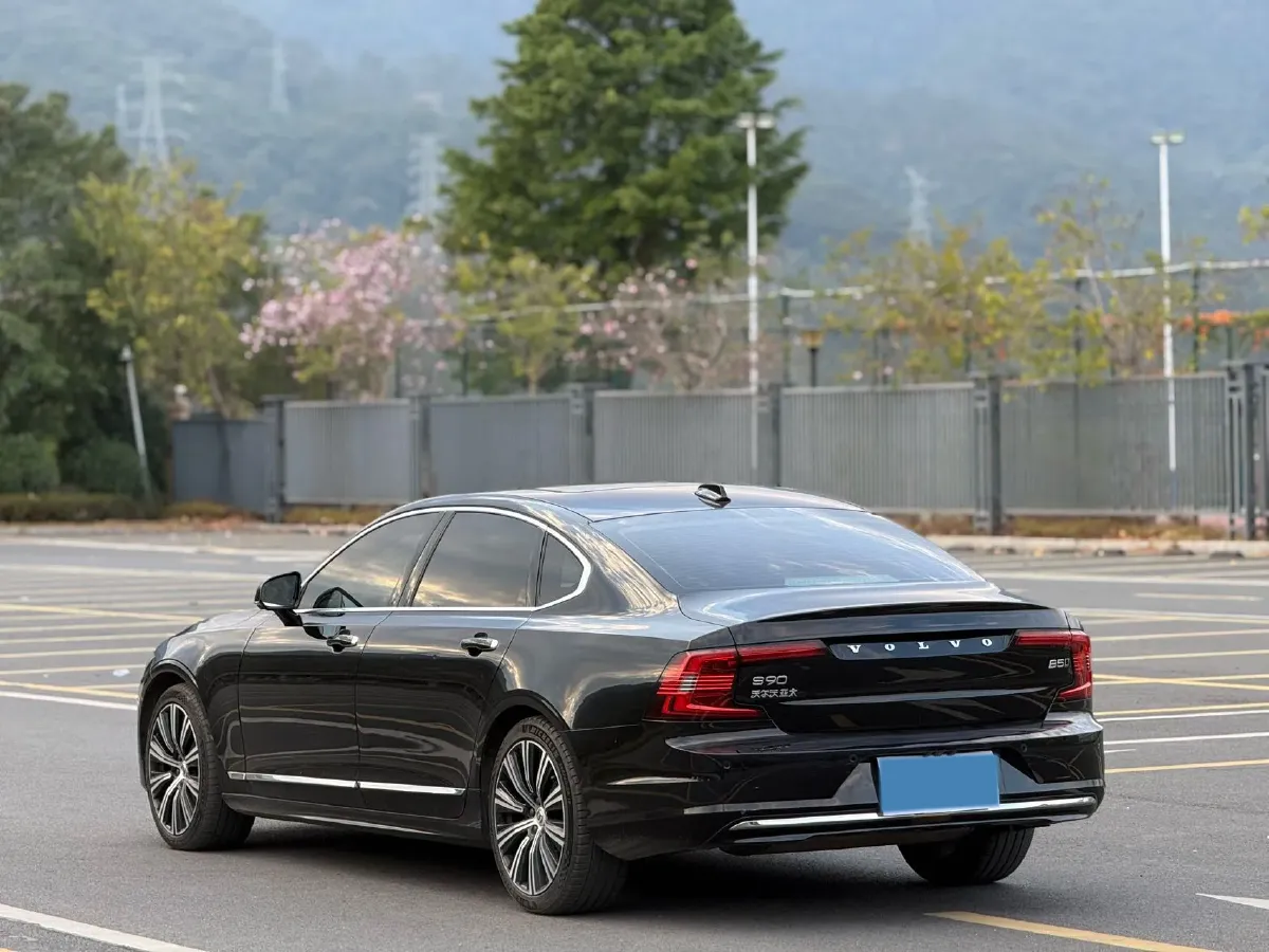 2022 Volvo S90 2.0T 250HP L4 8AT,autocango,china used car exporter,china ev exporter,chinese used car exporter,chinese used ev exporter