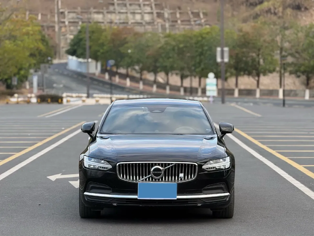 2022 Volvo S90 2.0T 250HP L4 8AT,autocango,china used car exporter,china ev exporter,chinese used car exporter,chinese used ev exporter