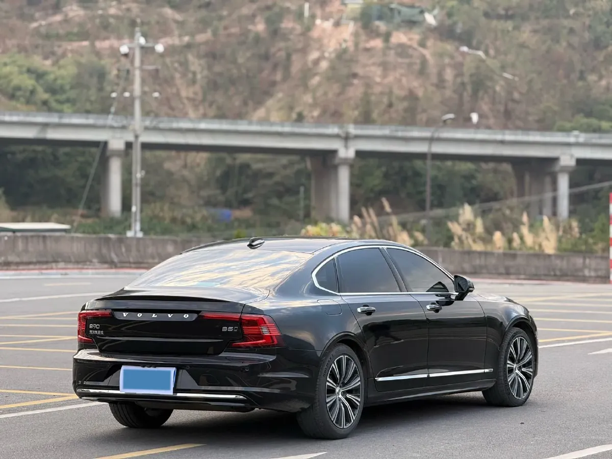 2022 Volvo S90 2.0T 250HP L4 8AT,autocango,china used car exporter,china ev exporter,chinese used car exporter,chinese used ev exporter