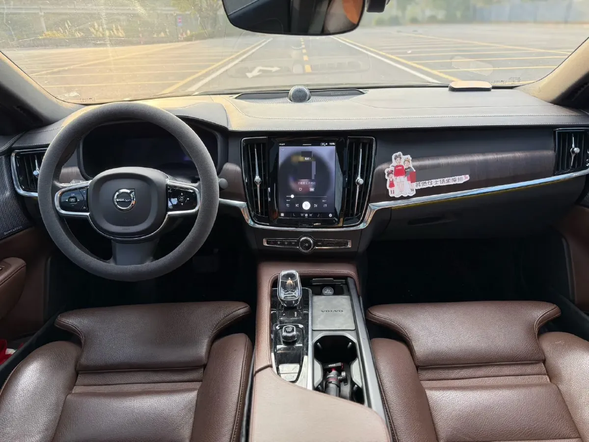 2022 Volvo S90 2.0T 250HP L4 8AT,autocango,china used car exporter,china ev exporter,chinese used car exporter,chinese used ev exporter