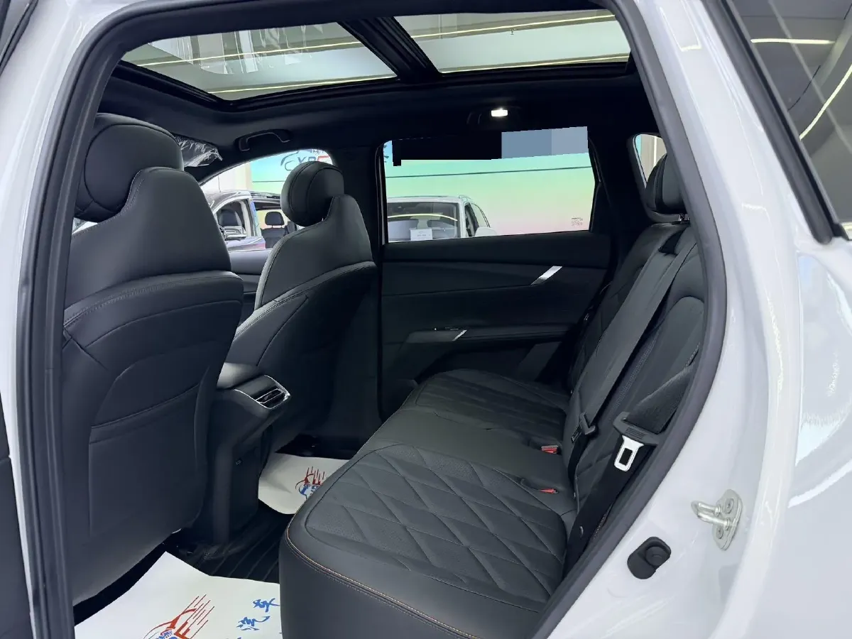 2025 ChangAn CS75 Plus 1.5T 192HP L4 8AT,autocango,china used car exporter,china ev exporter,chinese used car exporter,chinese used ev exporter