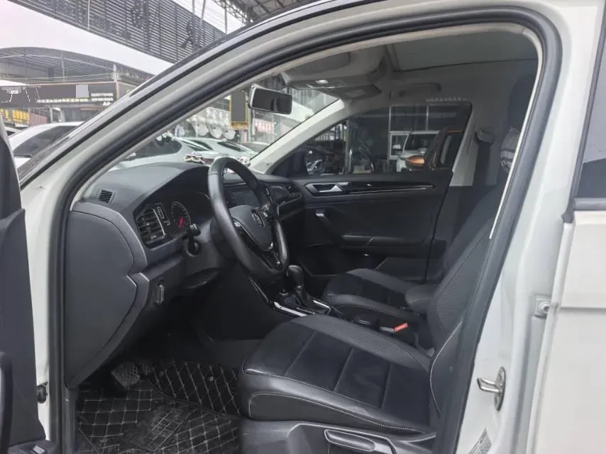 2018 Jeep Renegade 2.0L 155HP L4 9AT,autocango,china used car exporter,china ev exporter,chinese used car exporter,chinese used ev exporter