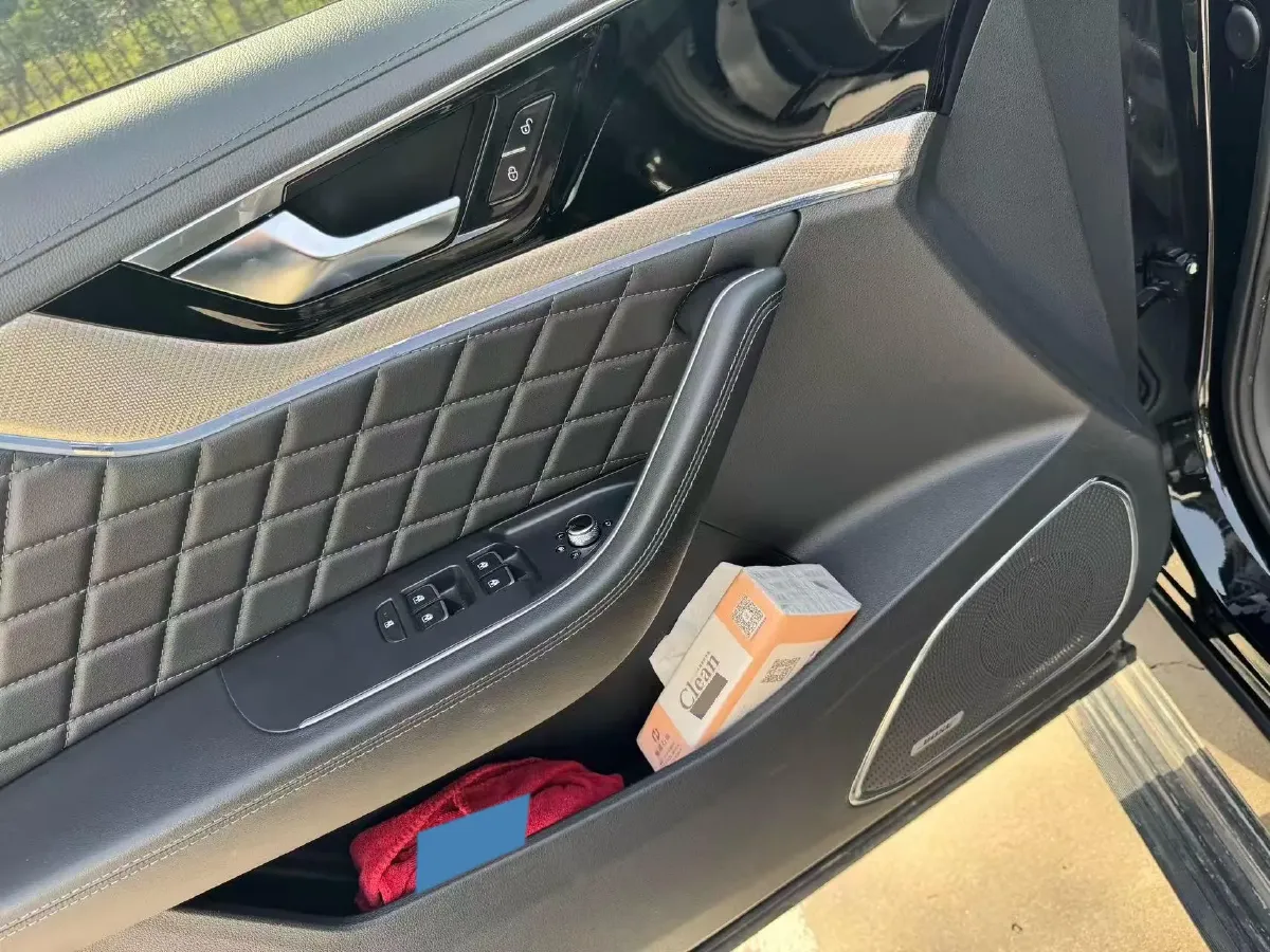 2019 HongQi HS5 2.0T 224HP L4 6AT,autocango,china used car exporter,china ev exporter,chinese used car exporter,chinese used ev exporter