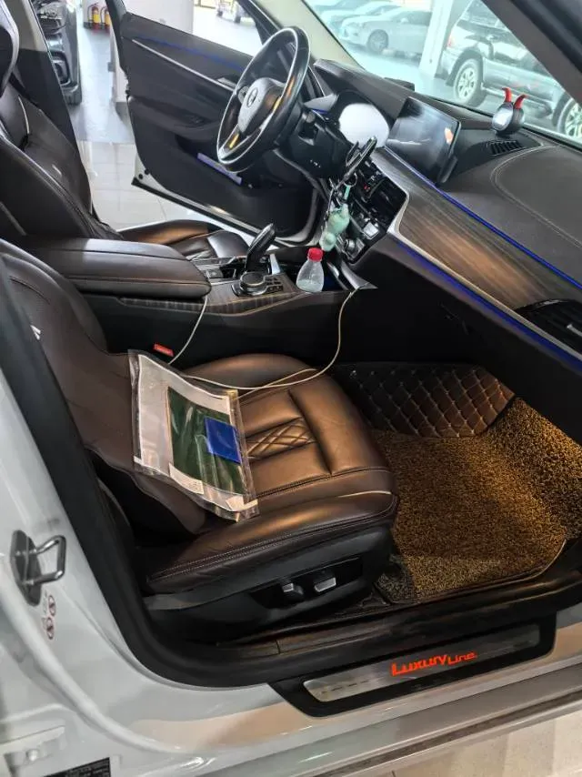 2020 BMW 5 Series 2.0T 184HP L4 8AT PHEV 17.7KWH,autocango,china used car exporter,china ev exporter,chinese used car exporter,chinese used ev exporter