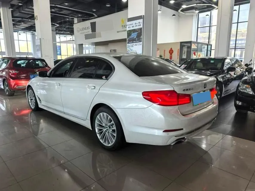 2020 BMW 5 Series 2.0T 184HP L4 8AT PHEV 17.7KWH,autocango,china used car exporter,china ev exporter,chinese used car exporter,chinese used ev exporter