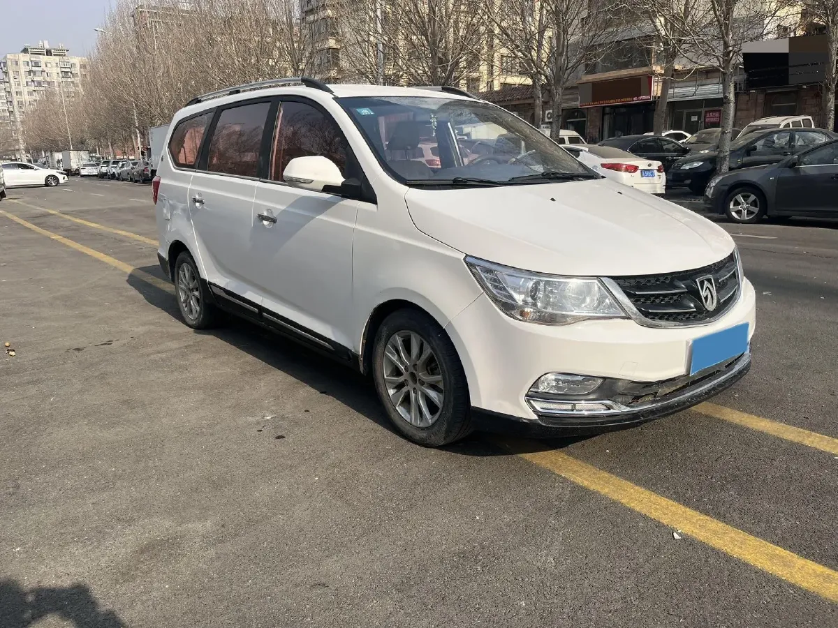 2016 BaoJun 730 1.5L 112HP L4 5MT,autocango,china used car exporter,china ev exporter,chinese used car exporter,chinese used ev exporter