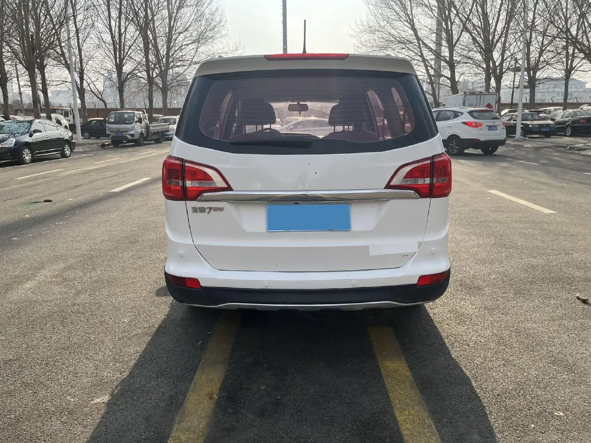 2016 BaoJun 730 1.5L 112HP L4 5MT,autocango,china used car exporter,china ev exporter,chinese used car exporter,chinese used ev exporter