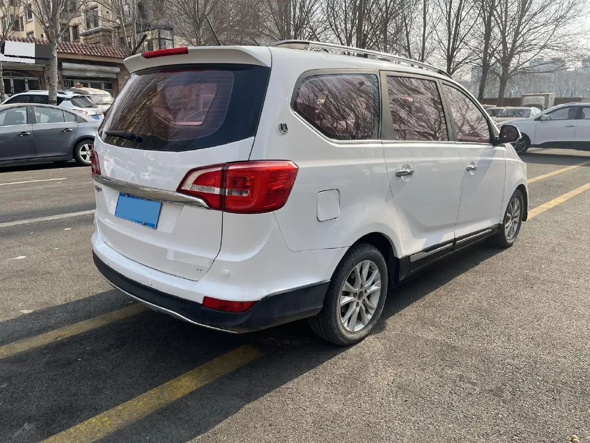 2016 BaoJun 730 1.5L 112HP L4 5MT,autocango,china used car exporter,china ev exporter,chinese used car exporter,chinese used ev exporter