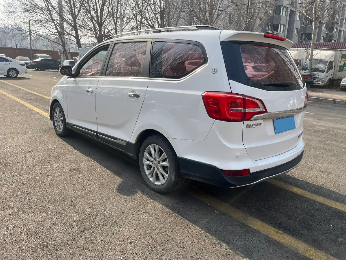 2016 BaoJun 730 1.5L 112HP L4 5MT,autocango,china used car exporter,china ev exporter,chinese used car exporter,chinese used ev exporter