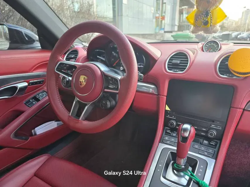 2022 Porsche 718 2.0T 300HP H4 7DCT,autocango,china used car exporter,china ev exporter,chinese used car exporter,chinese used ev exporter