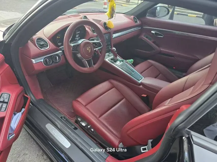 2022 Porsche 718 2.0T 300HP H4 7DCT,autocango,china used car exporter,china ev exporter,chinese used car exporter,chinese used ev exporter