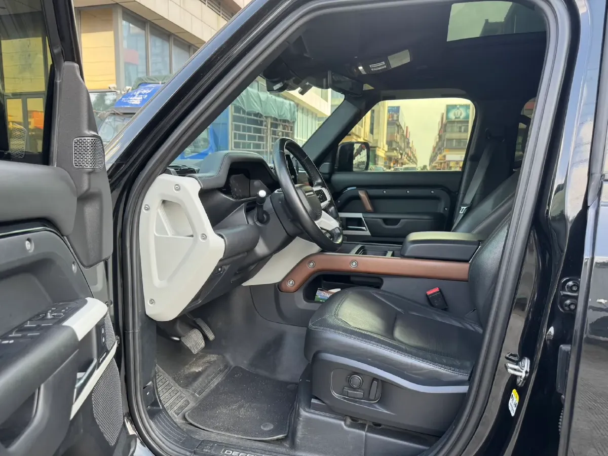 2023 Land Rover Defender 3.0T 400HP L6 8AT,autocango,china used car exporter,china ev exporter,chinese used car exporter,chinese used ev exporter