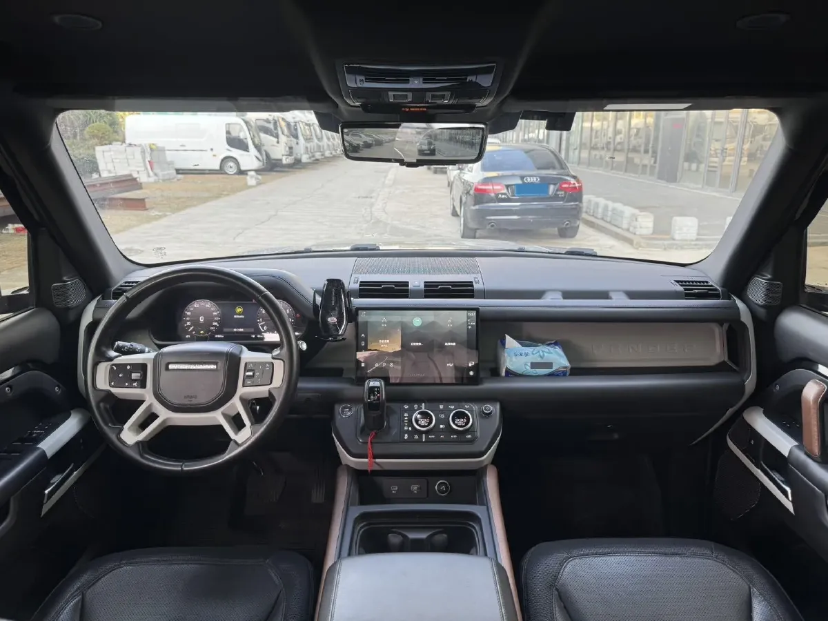 2023 Land Rover Defender 3.0T 400HP L6 8AT,autocango,china used car exporter,china ev exporter,chinese used car exporter,chinese used ev exporter