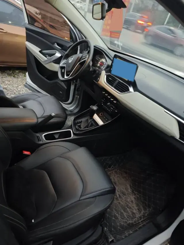 2019 BaoJun 530 1.5T 151HP L4 CVT,autocango,china used car exporter,china ev exporter,chinese used car exporter,chinese used ev exporter