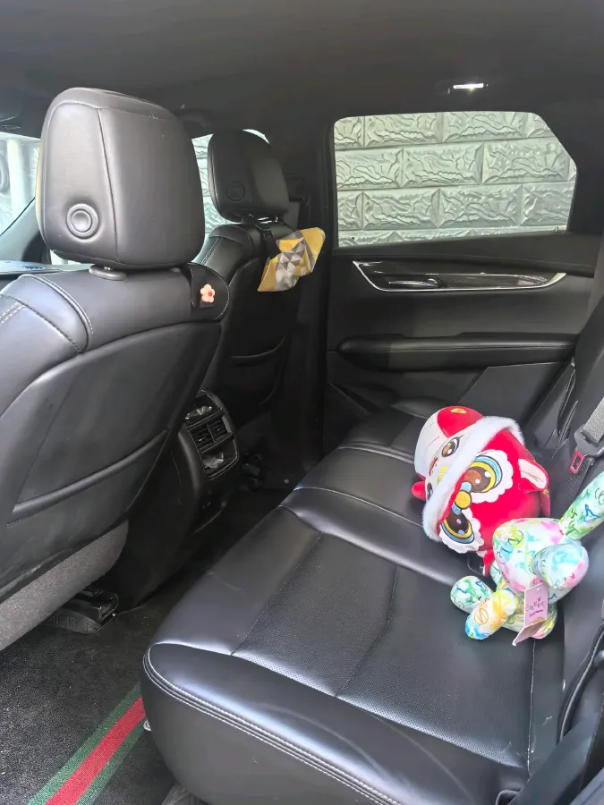 2022 Cadillac XT5 2.0T 237HP L4 9AT,autocango,china used car exporter,china ev exporter,chinese used car exporter,chinese used ev exporter