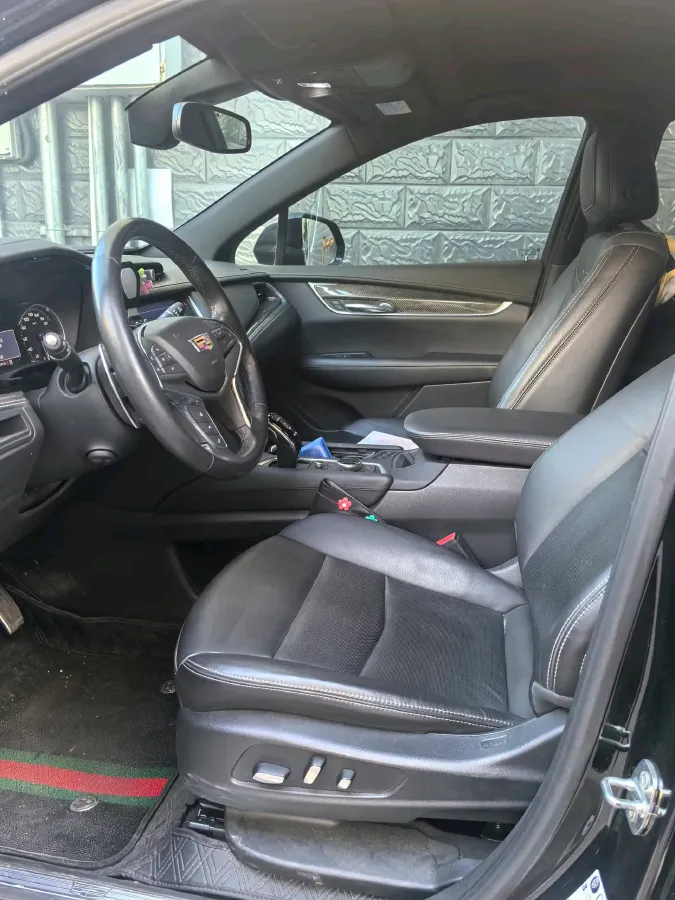 2022 Cadillac XT5 2.0T 237HP L4 9AT,autocango,china used car exporter,china ev exporter,chinese used car exporter,chinese used ev exporter