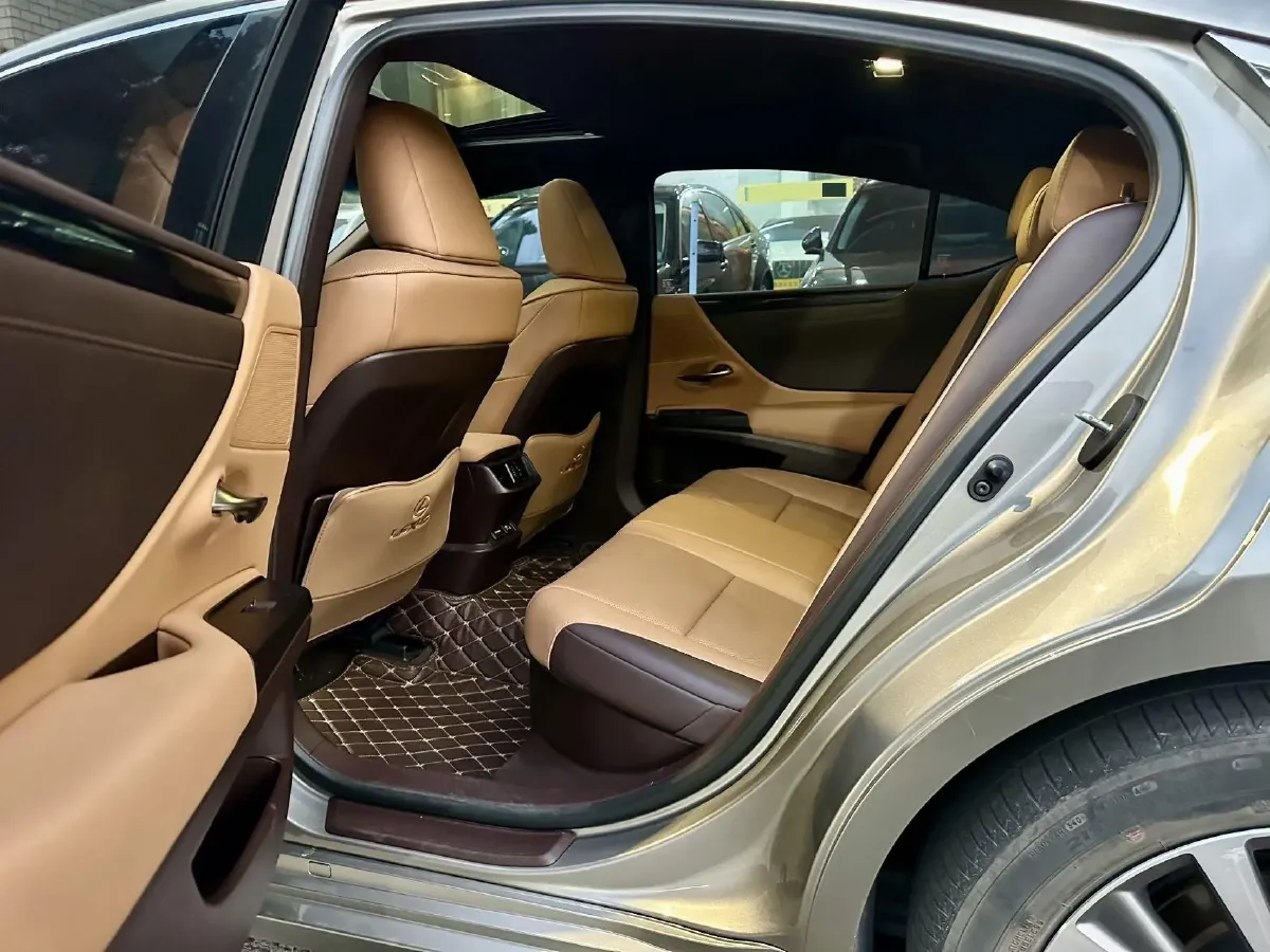 2021 Lexus ES 2.5L 178HP L4 E-CVT Hybrid,autocango,china used car exporter,china ev exporter,chinese used car exporter,chinese used ev exporter