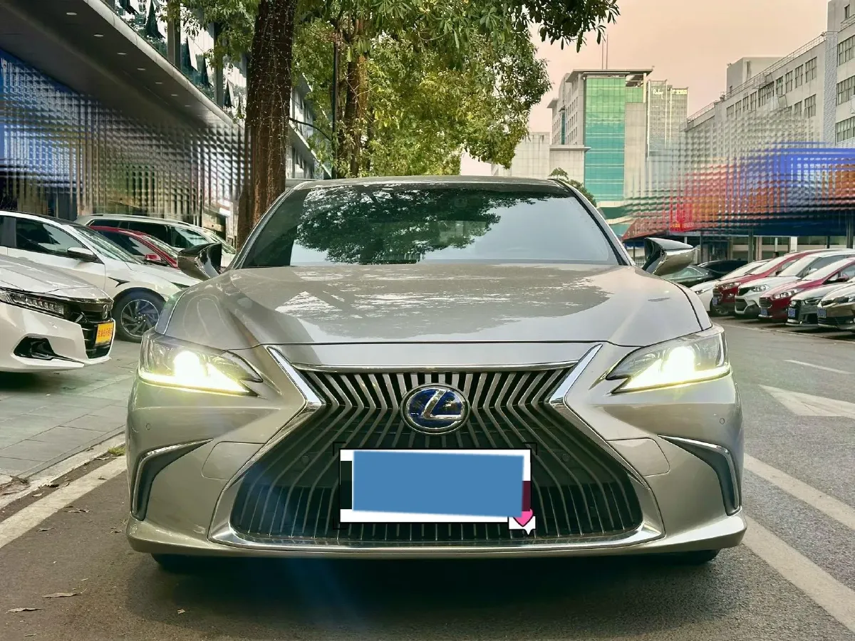 2021 Lexus ES 2.5L 178HP L4 E-CVT Hybrid,autocango,china used car exporter,china ev exporter,chinese used car exporter,chinese used ev exporter