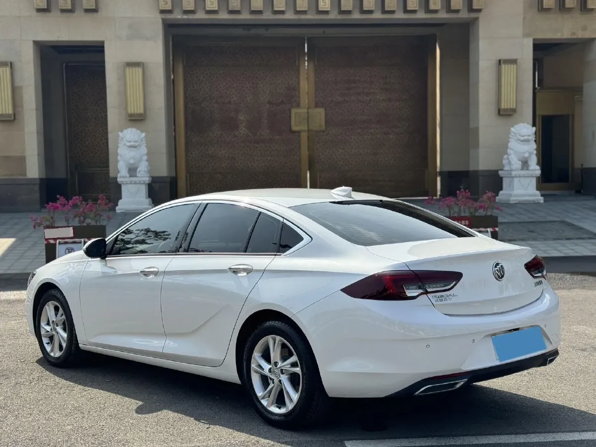 2022 Buick Regal 1.5T 169HP L4 9AT,autocango,china used car exporter,china ev exporter,chinese used car exporter,chinese used ev exporter