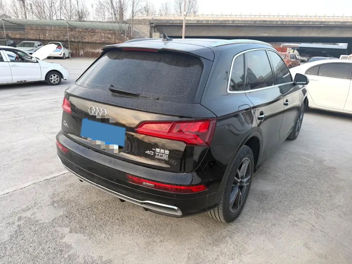2020 Audi Q5L 2.0T 190HP L4 7DCT,autocango,china used car exporter,china ev exporter,chinese used car exporter,chinese used ev exporter